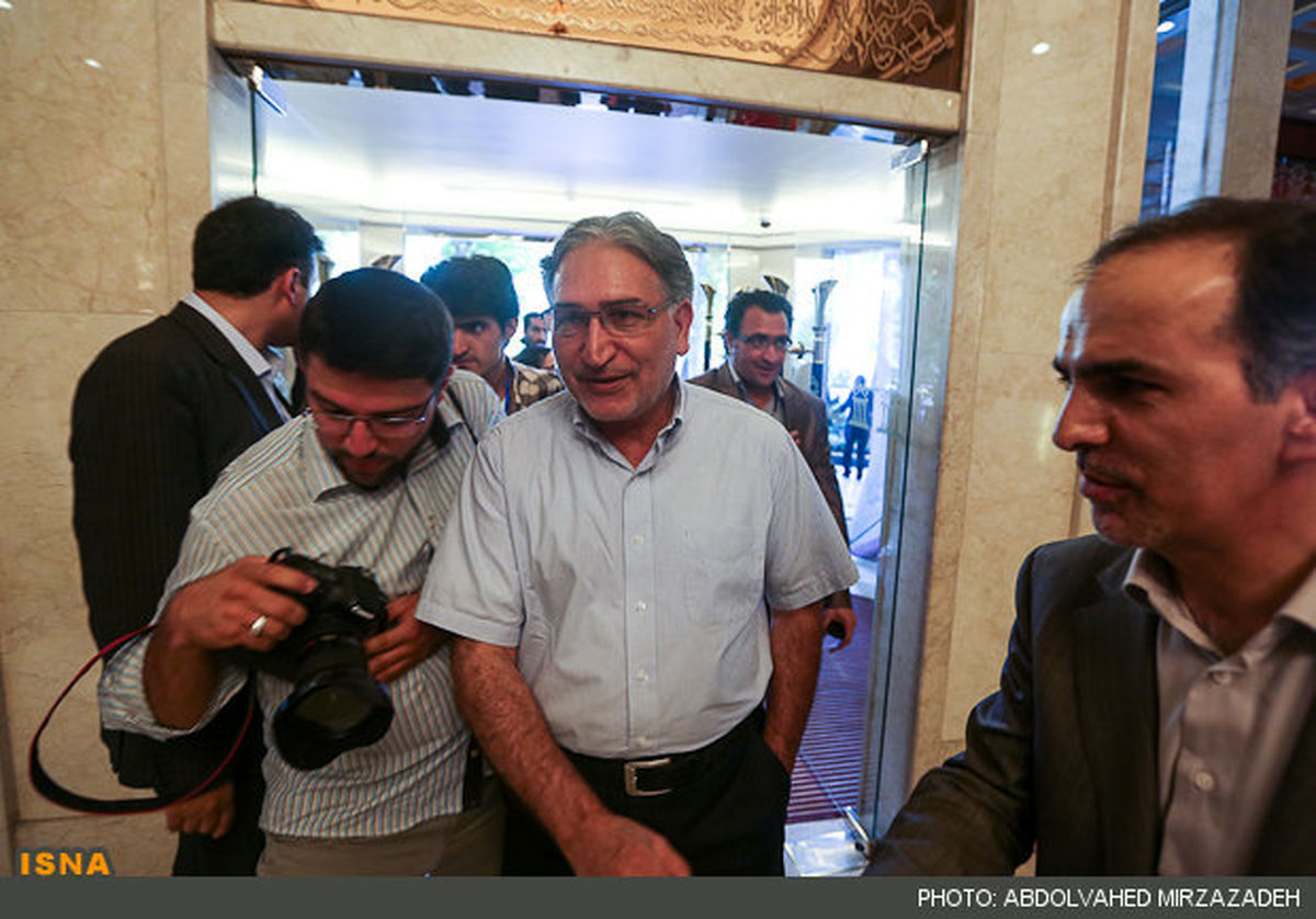 عکس/ نوری‌زاد در همایش تجلیل از عارف