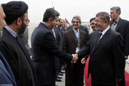 عکس/مصافحه مُرسی و مشایی