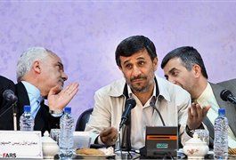 جریان انحرافی از منتقدان دولت هستند/ مشایی از خواص خوشنام است