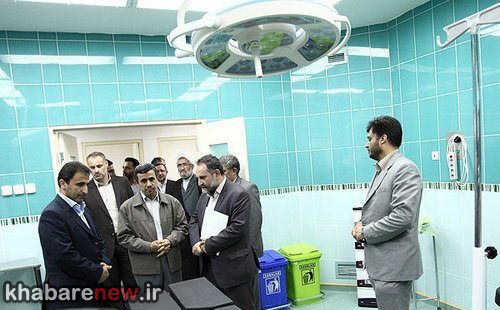 احمدی نژاد در اتاق عمل/عکس