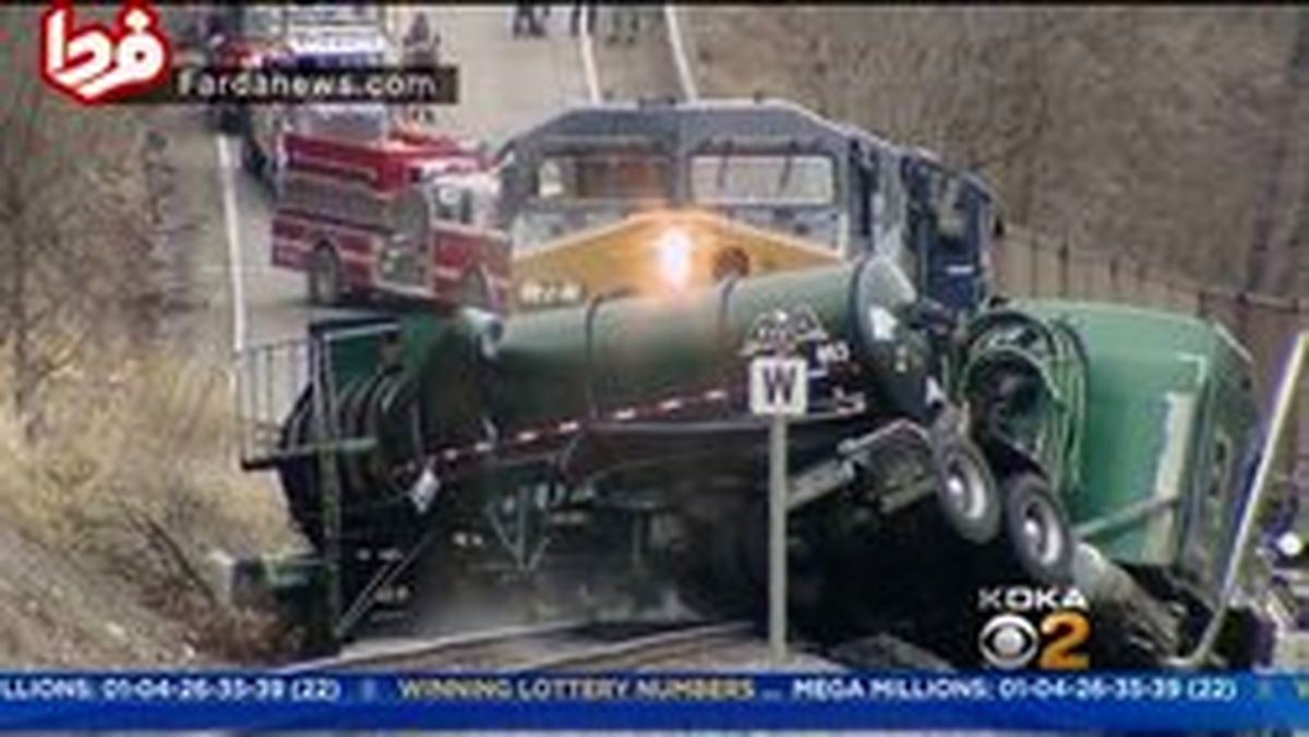 برخورد قطار با کامیون حامل اسید در آمریکا