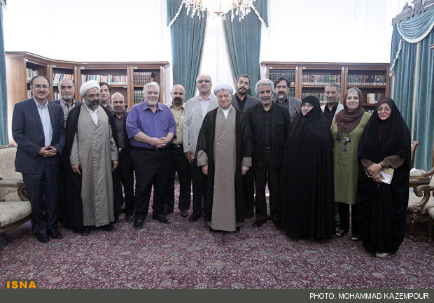 عکس/هنرمندانی که با هاشمی دیدار کردند