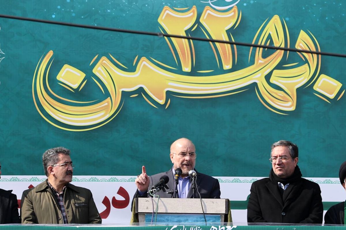 منتظران واقعی در مسیر عدالت گام برمیدارند / بصیرت ملت، عامل احیای اسلام است / به دنبال تحول اقتصادی هستیم