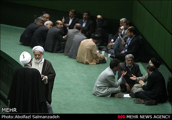 عکس/ جلسه نمایندگان بر روی زمین