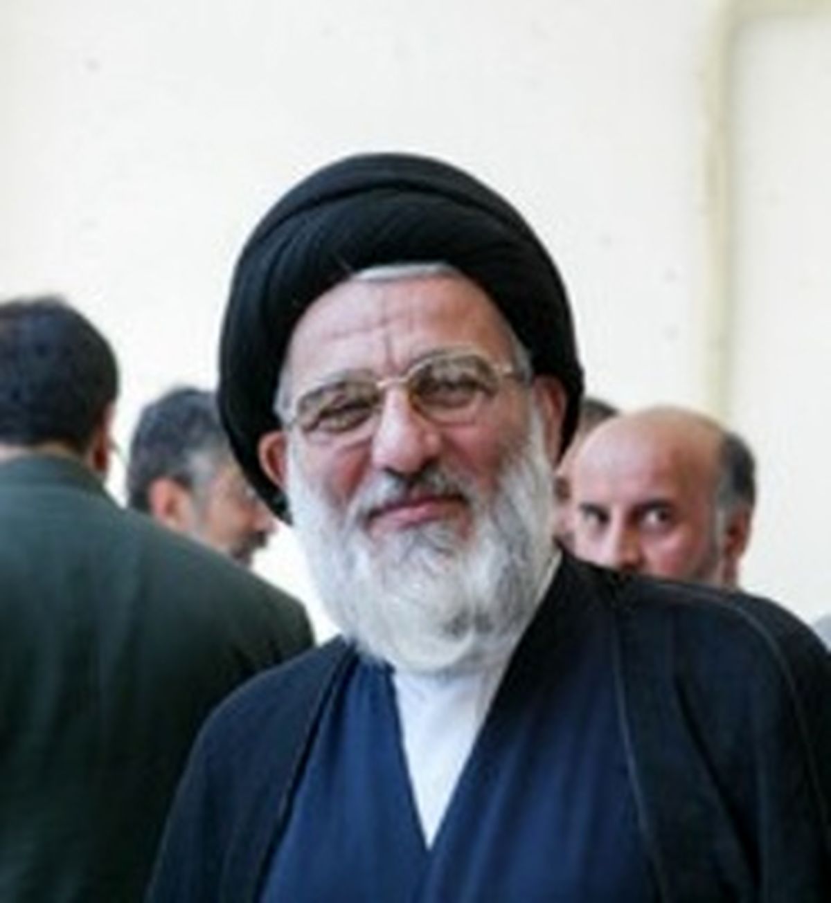 دستخط مرحوم آیت‌الله شاهرودی در غبار روبی سال ۹۶ +عکس