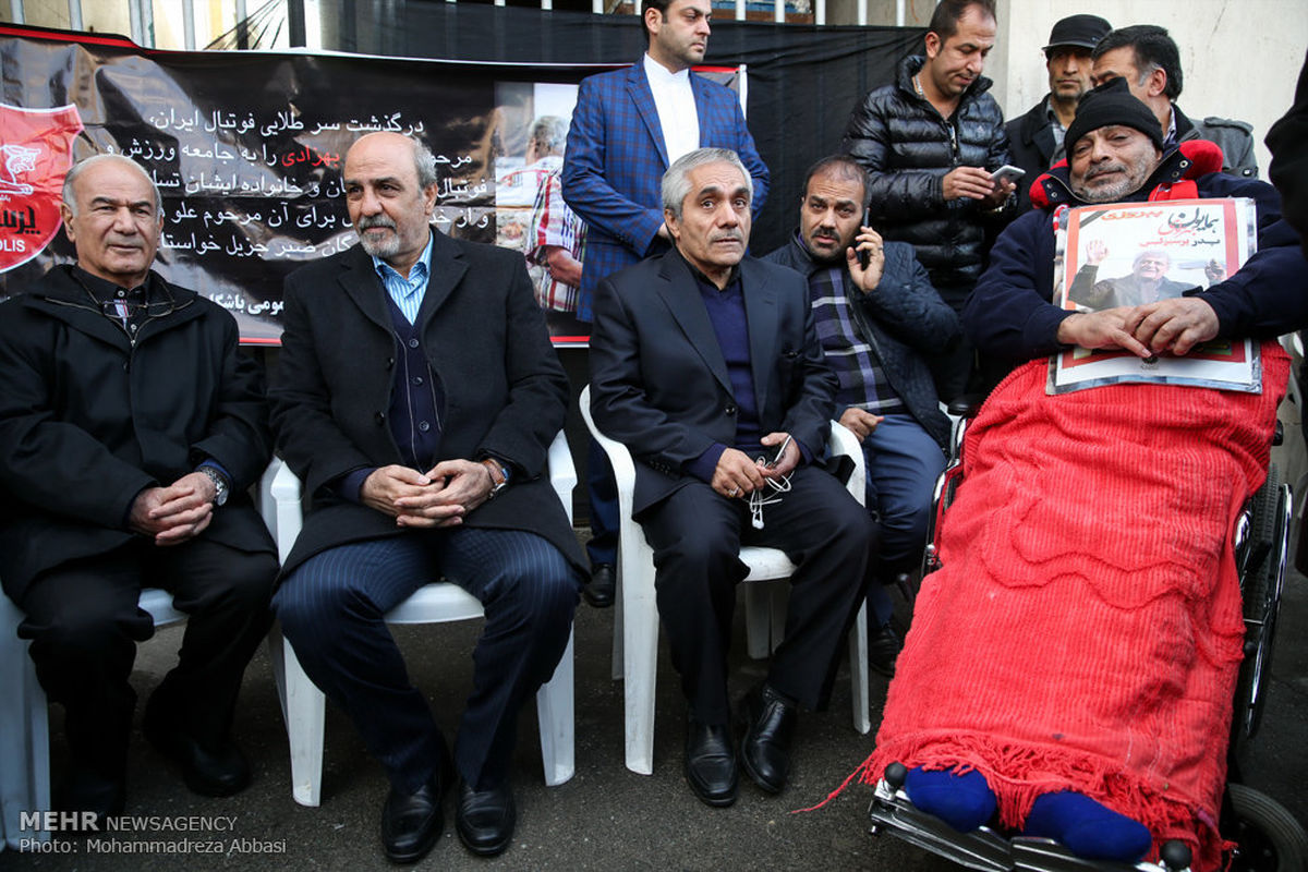 چهره‌های حاضر در تشییع پیکر همایون بهزادی