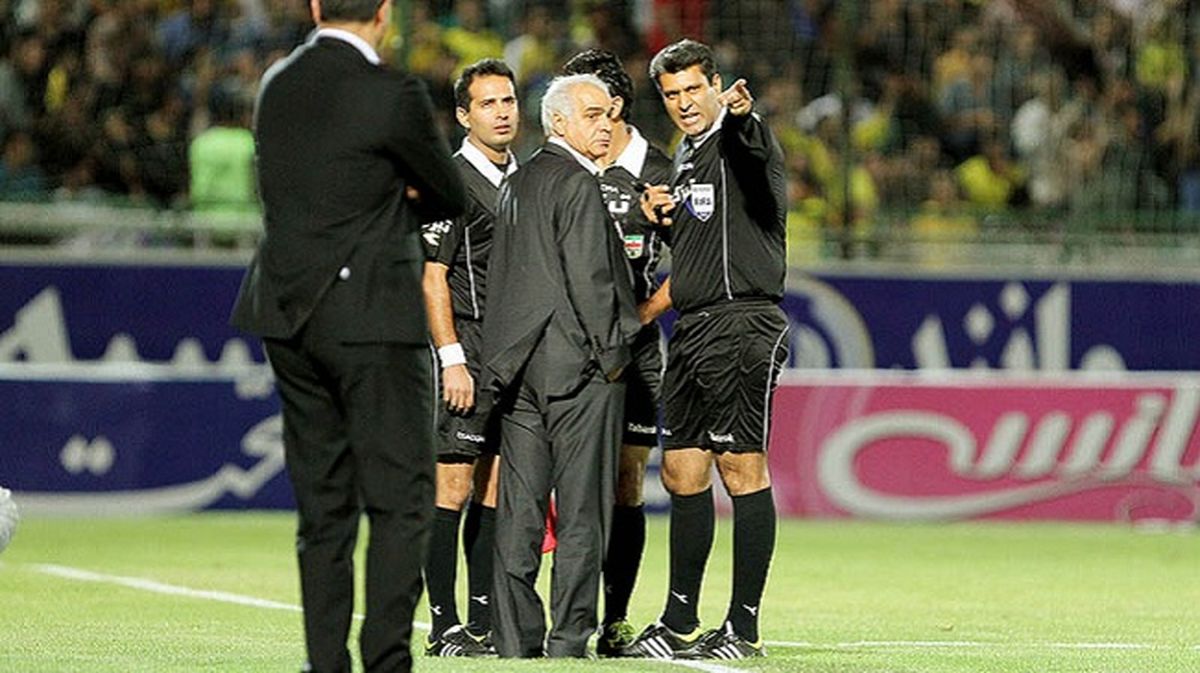 رینگ بوکس یا میدان ورزش/ آقایان؛ لطفا مردم را از فوتبال بیزار نکنید!