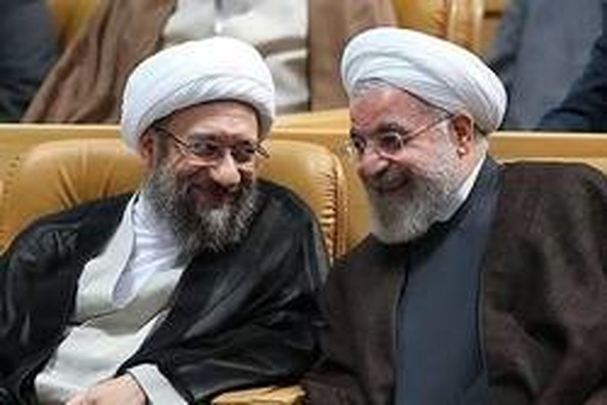 فیلم: شوخی روحانی با آملی لاریجانی در همایش قوه قضاییه