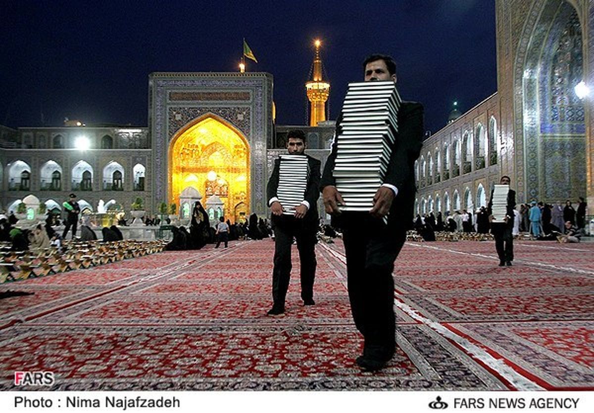 تصاویر‌/‌محفل‌انس‌با‌قرآن‌در‌حرم‌مطهر‌رضوی