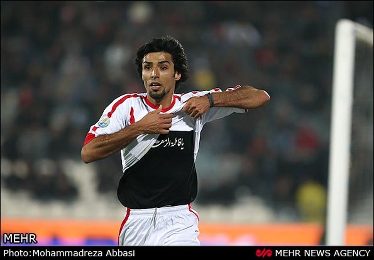 بازیکن تراکتور پس از گل زدن/عکس