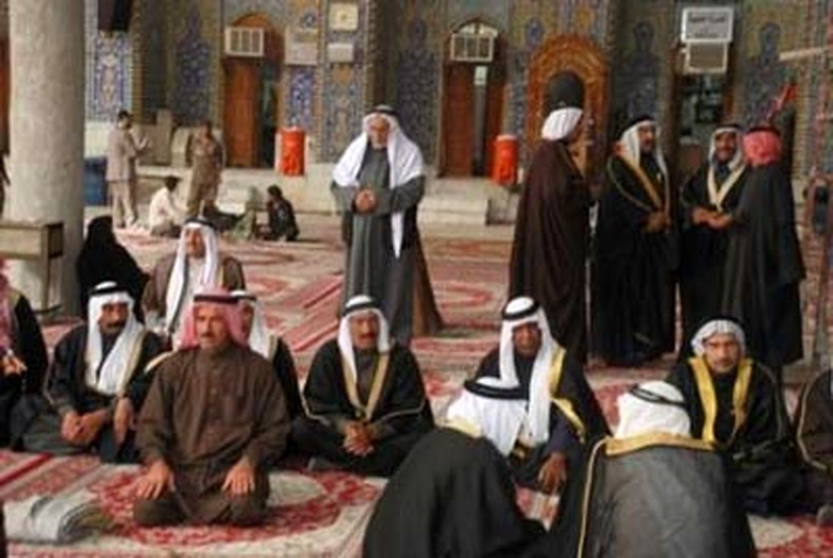 نماز اهل سنت در حرم سید الشهدا/ تصاویر