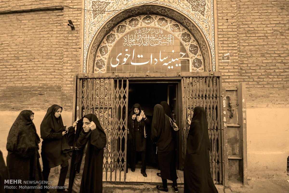 گزارش تصویری: عزاداری تاسوعا در تکیه سادات اخوی تهران