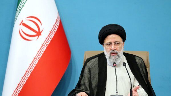 تأکید رئیسی بر حل مشکل افت فشار آب تهران