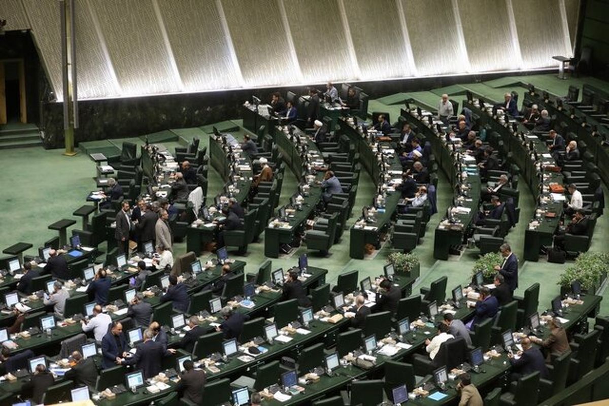 مصوبات امروز عصر مجلس شنبه ۲۵ بهمن | تعیین حقوق گمرکی خودرو