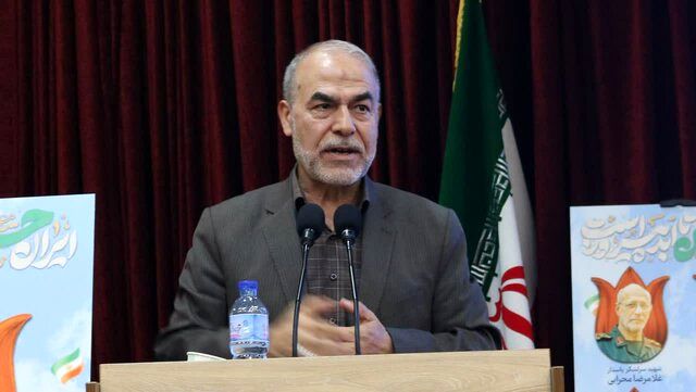 معاون سیاسی سپاه: امروز دشمن به دنبال ترکیب اقدام نظامی با بحرانسازی داخلی است
