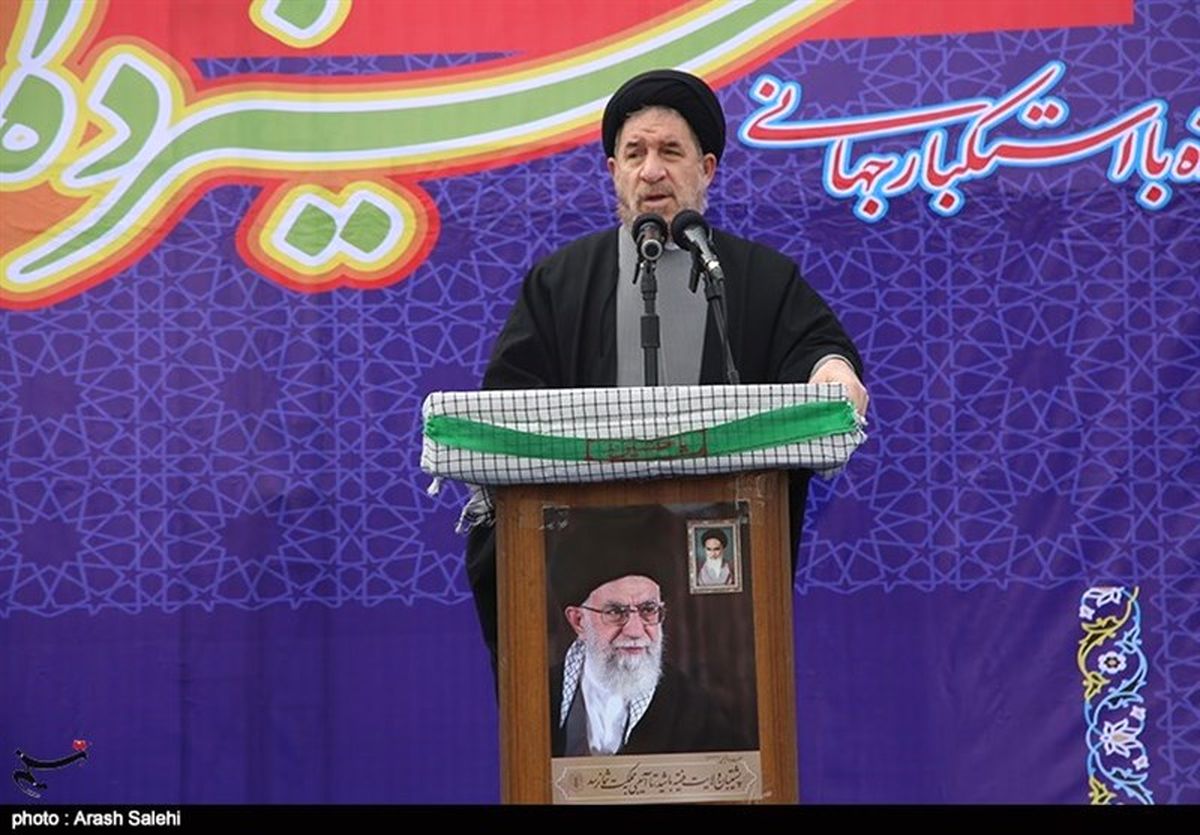 میرتاجالدینی: مسئولان باید در مذاکرات منافع ملت را از همه جهات در نظر بگیرند