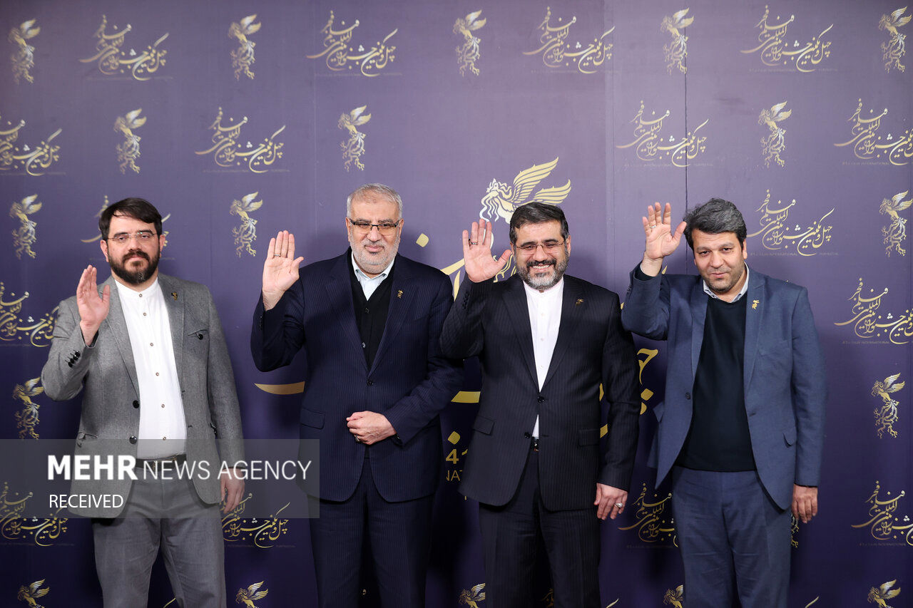 تصاویر: وزیر نفت در جشنواره بین‌المللی فیلم فجر دیده شد