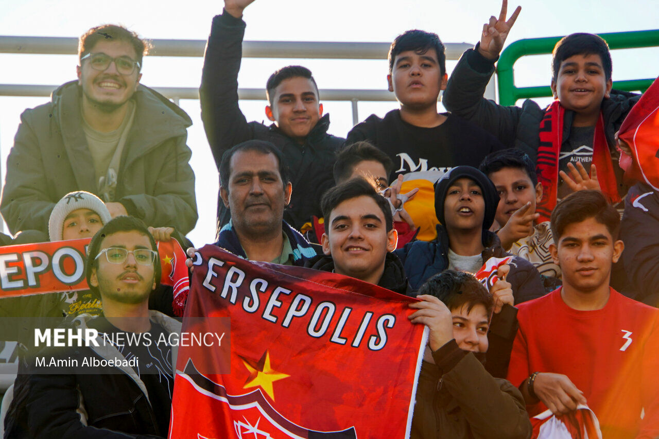 تصاویر بازی ذوب‌آهن و پرسپولیس