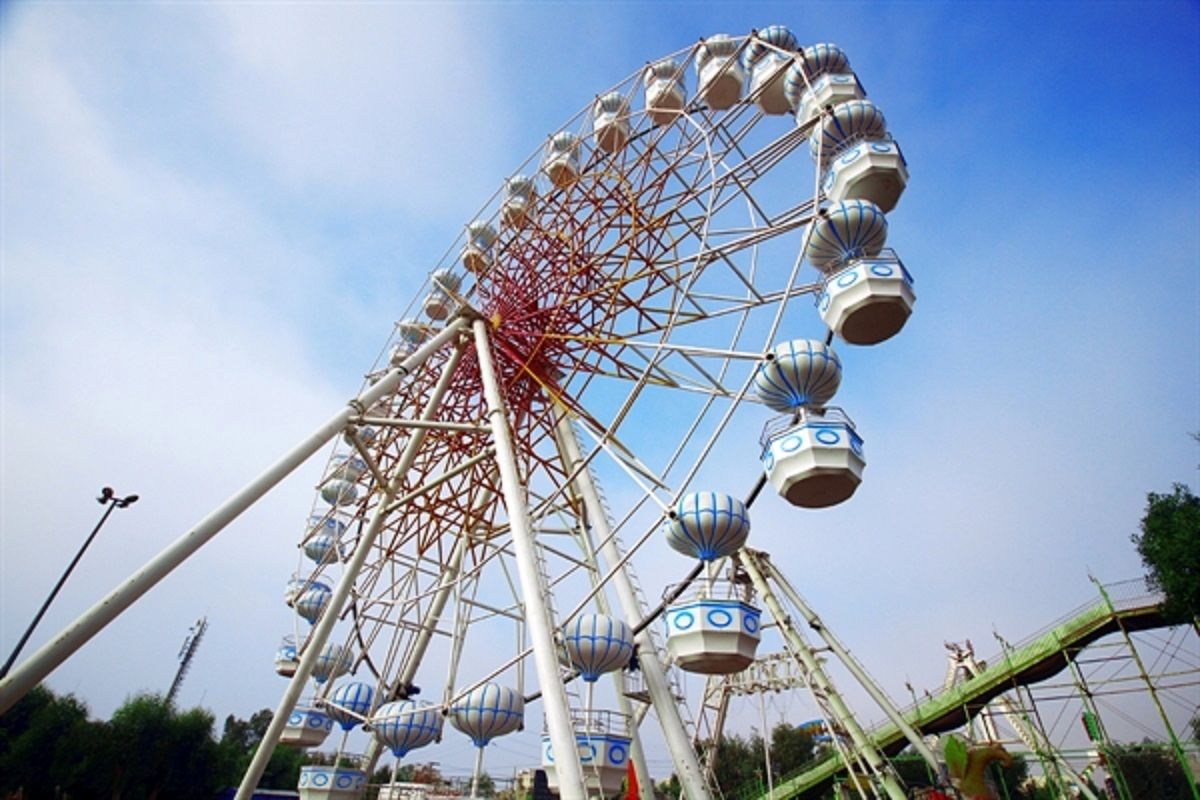 نجات ۳۱ نفر گرفتار شده در چرخ‌وفلکی در شهرری