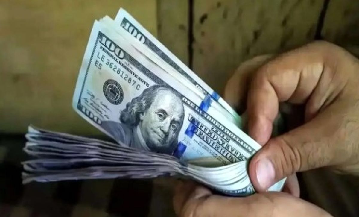 قیمت دلار امروز ۶ دی شوکه‌کننده شد | دلار روی لبه ۱۳۴ هزار تومان