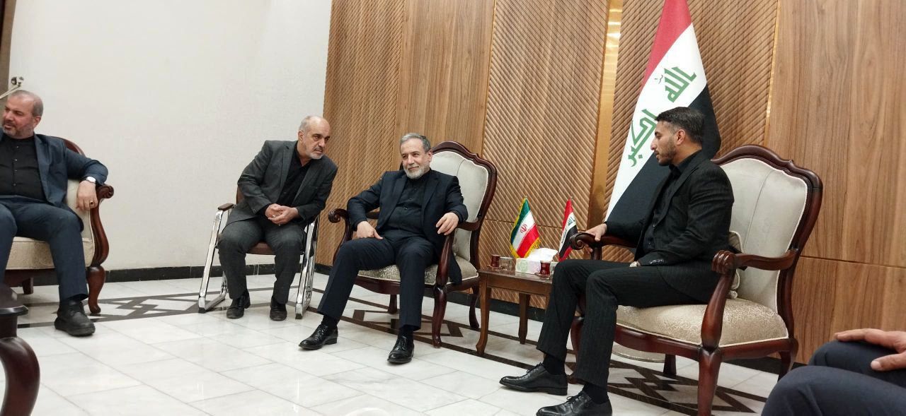 ورود عراقچی به نجف اشرف و دیدار با استاندار آن +عکس