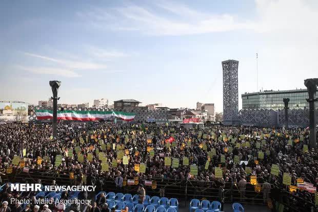 آغاز مراسم ۹ دی در میدان امام حسین (ع) تهران