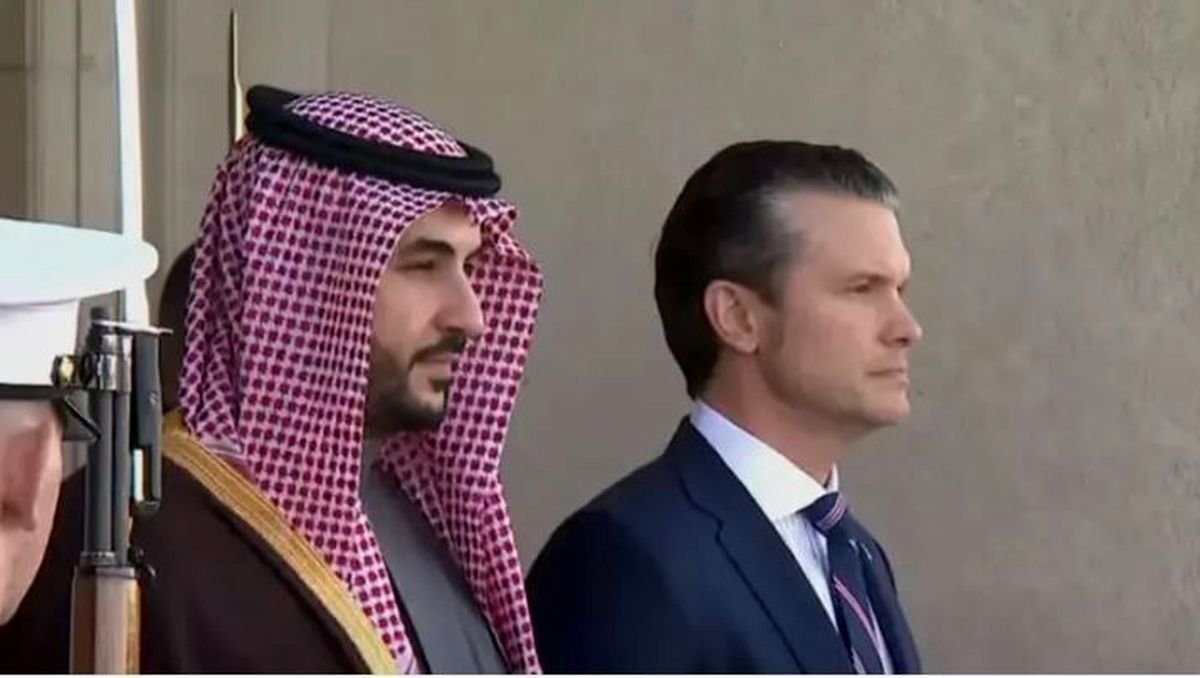 گفت‌وگوی تلفنی وزرای دفاع آمریکا و عربستان 