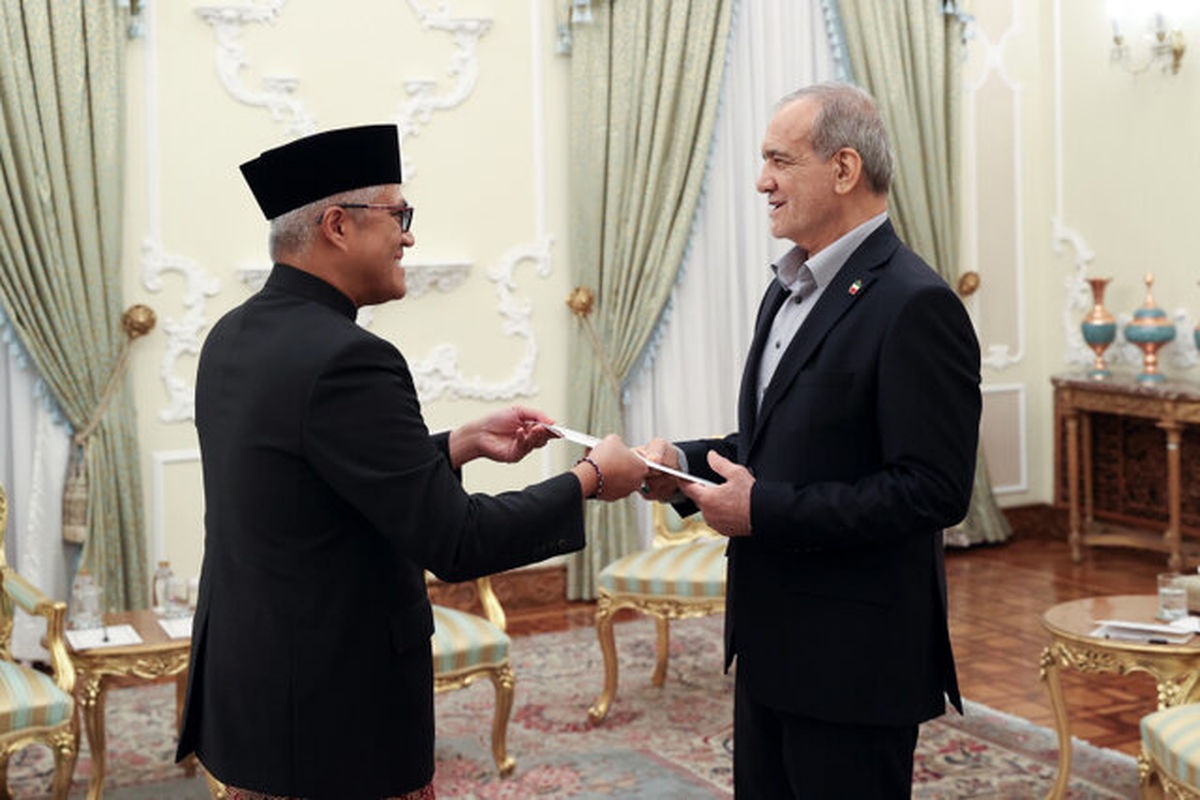 دعوت پزشکیان از رئیس‌جمهور اندونزی برای سفر به ایران