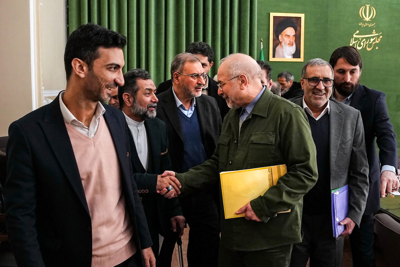 تصاویر: دیدار جمعی از جانبازان و ایثارگران با قالیباف