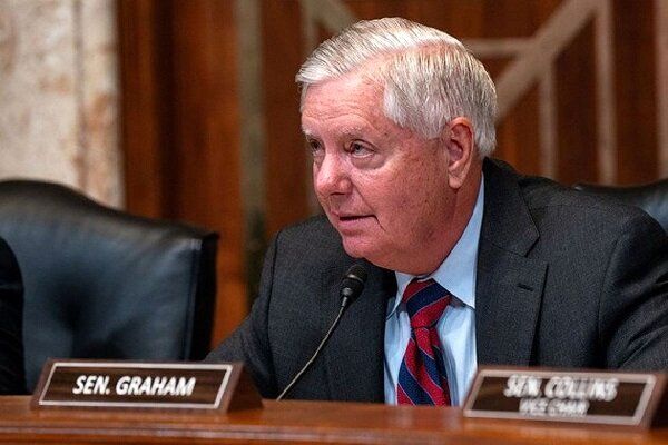 ادعای سناتور آمریکایی/ زمان رفتن «مادورو» فرا رسیده است!