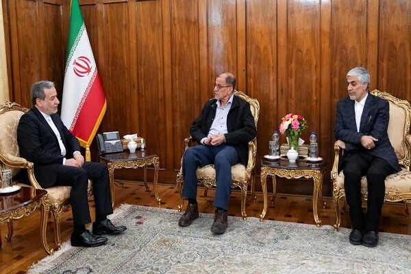 تأکید عراقچی بر حمایت از کاروان‌های ورزشی اعزامی به خارج کشور