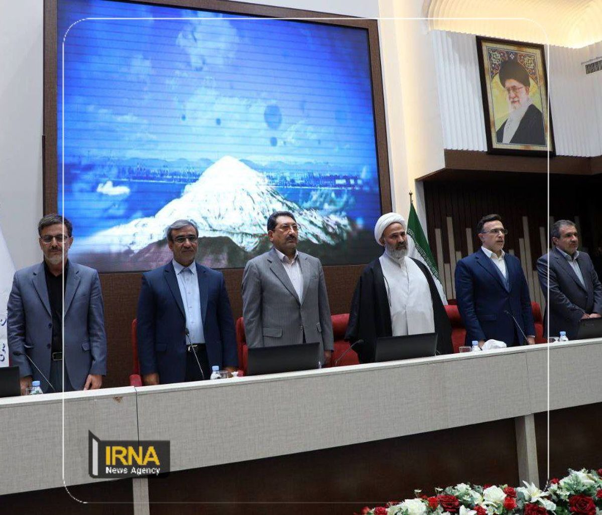 وزیر صمت: با تفویض اختیار به استانداران، منابع زیادی عاید طرحهای عمران و آبادانی میشود | برخی از سیاست های برگشت ارز جلوی تجارت را می گیرد