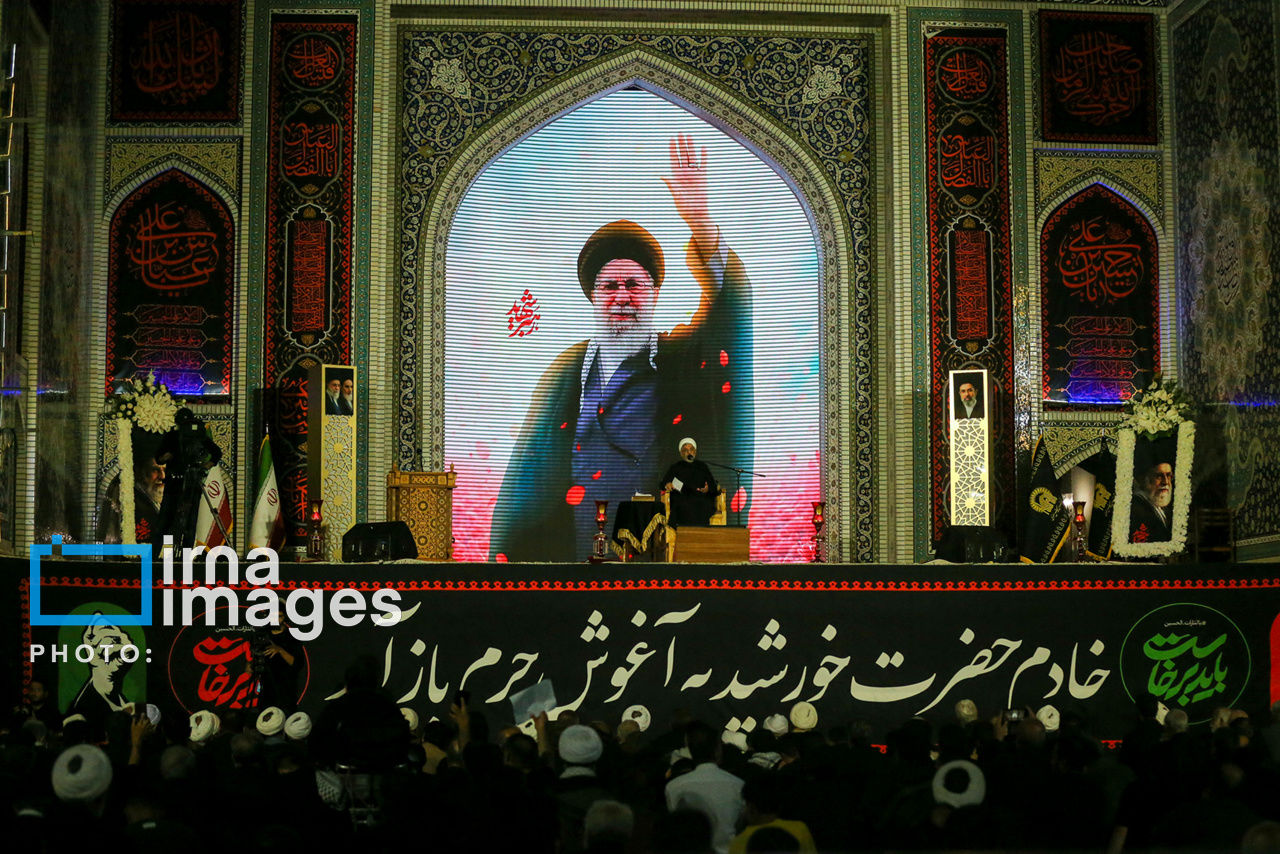 تصاویر مراسم بزرگداشت رهبر شهید انقلاب در حرم رضوی
