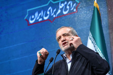 پزشکیان: سرمایه انسانی را زیربنای آینده کشور می‌دانیم/ مهارت‌آموزی را مبنای توانمندی نسل آینده قرار می‌دهیم