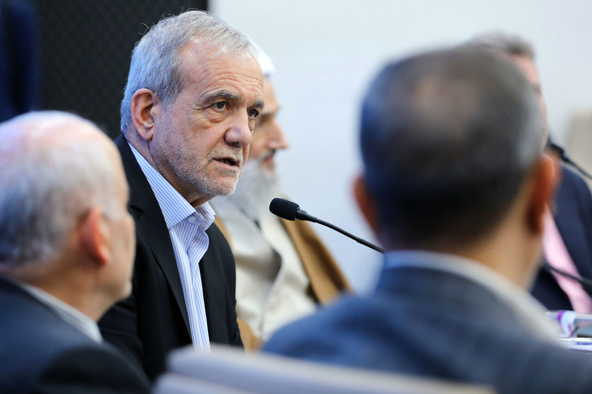 پزشکیان: ایران ما نباید از کشورهای دیگر عقب بماند