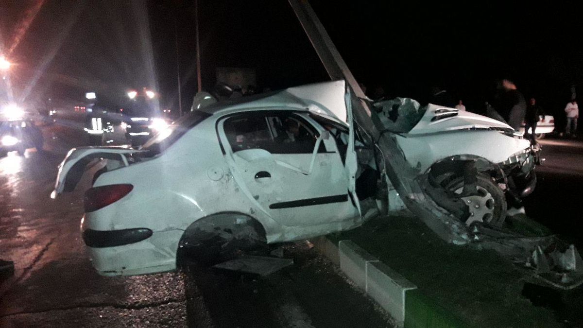 تصاویر وحشتناک از انفجار ۲۰۶ بر اثر برخورد با تیر چراغ برق/ ٢ نفر فوت کردند