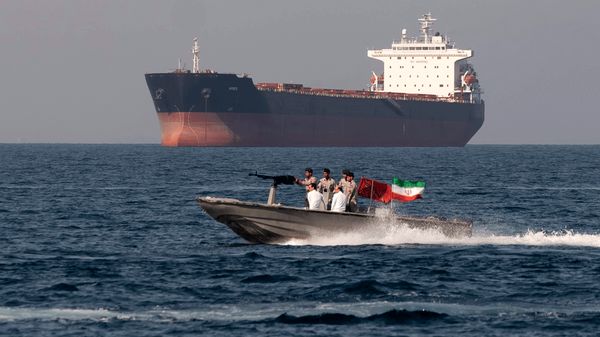 کاخ‌سفید: تهران در حال استفاده از تنگه هرمز به عنوان سلاح است