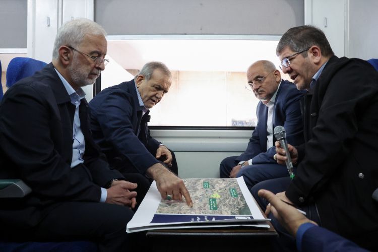 بازدید پزشکیان از خطوط راه‌آهن حومه‌ای استان تهران