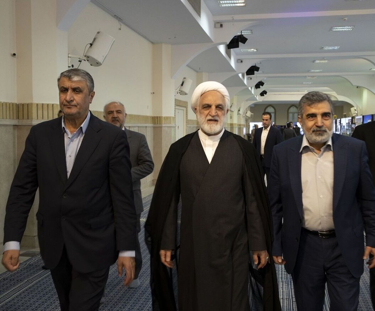 بازدید مقامات کشوری و لشکری از دستاوردهای صنعت هستهای