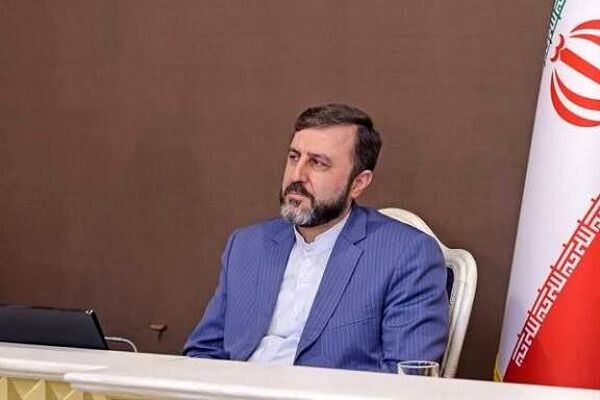 غریب‌آبادی برای ابلاغ پیام پزشکیان به پکن رفت