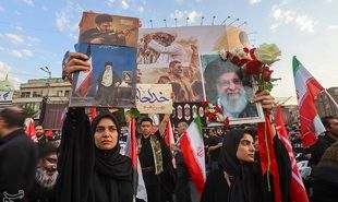 تصاویر حضور مقامات و مسئولین در مراسم تشییع آقای شهید