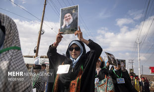 تصاویر: راهپیمایی کشمیری‌ھا در حمایت از رهبر معظم انقلاب