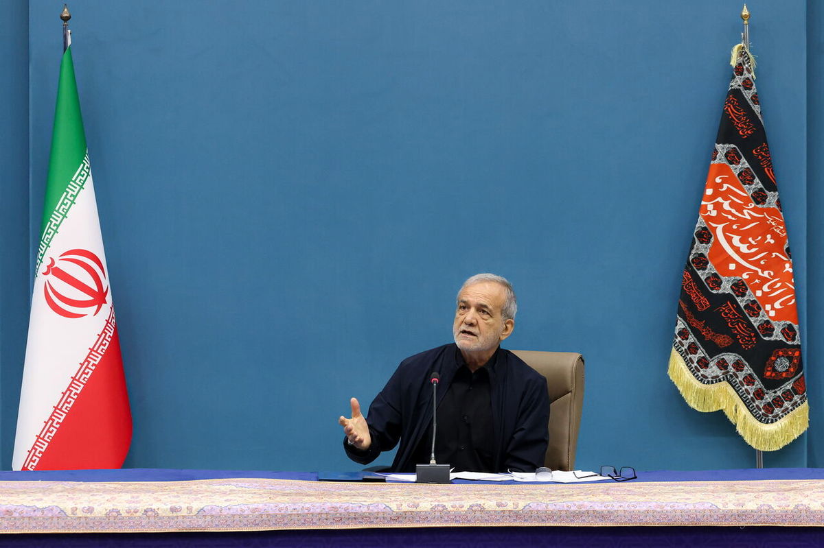 تاکید پزشکیان بر استفاده از نیروهای بومی/از استفاده مدیران پروازی دست برداریم