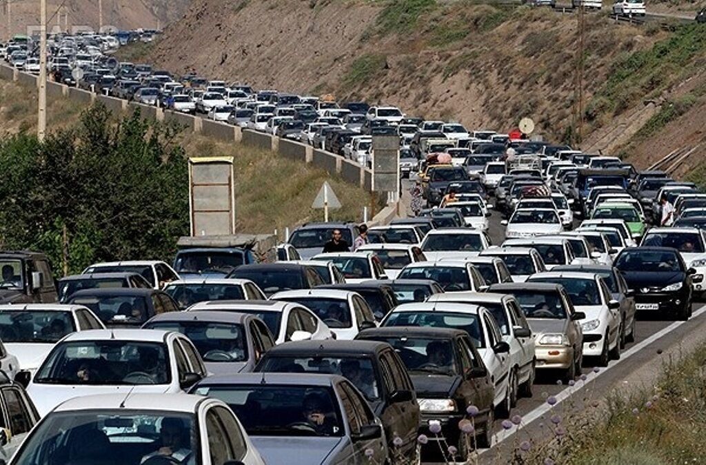 محورهای چالوس و آزاد راه تهران پردیس تا اطلاع ثانوی یکطرفه است 