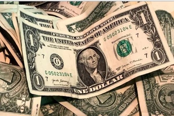 جهش عجیب قیمت دلار امروز ۷ دی | دلار ۴۵۰۰ تومان پرید