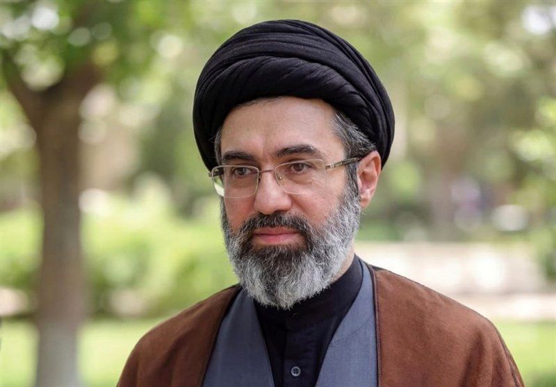 رهبر انقلاب: درک و شناخت امام (ره) چراغ راه آینده ایران اسلامی است/ هر اقدامی که موجب سرخوردگی مردم شود، کمک به دشمن است