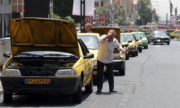 کف خیابان‌های تهران داغ‌تر از کویر لوت!