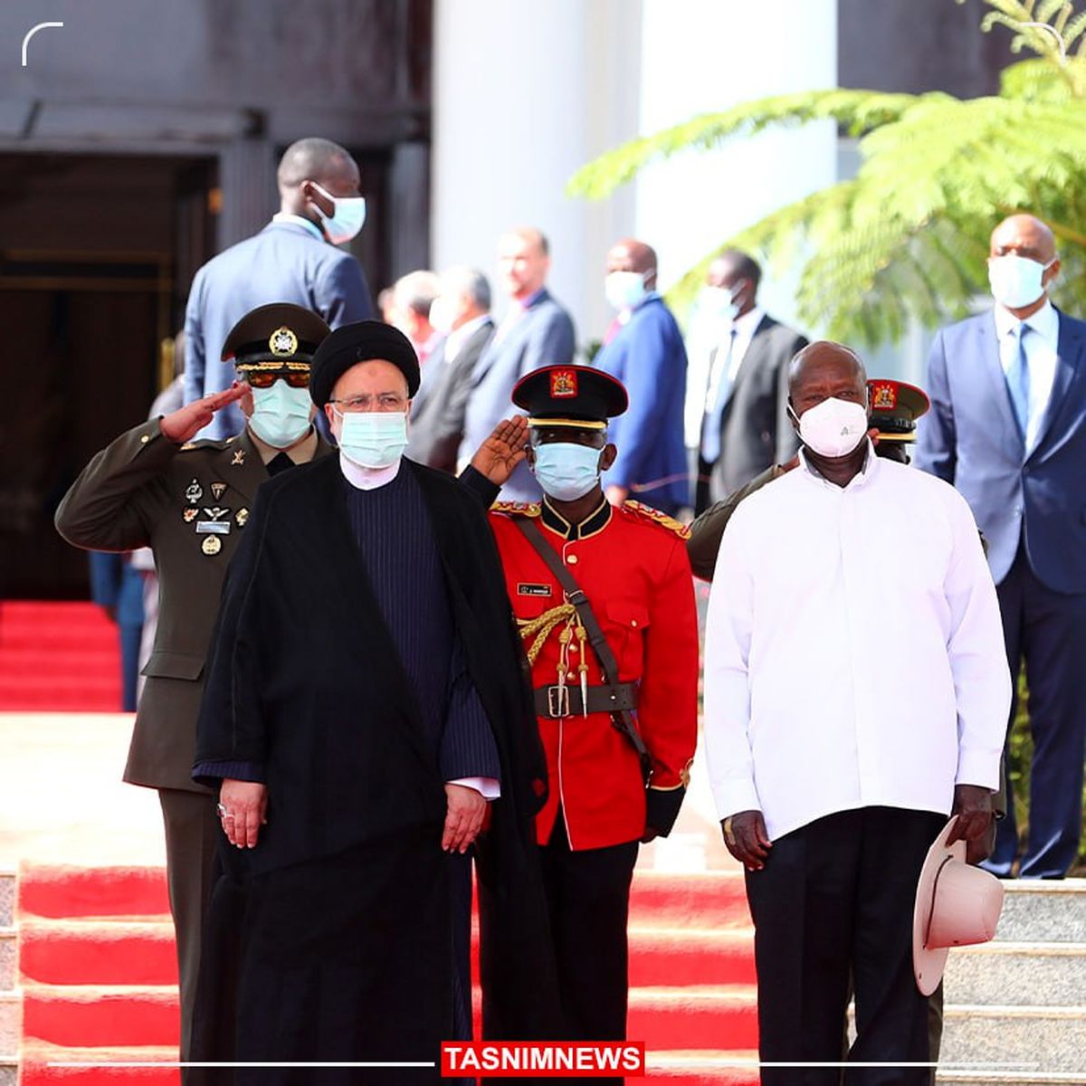 استقبال رسمی رئیس‌جمهور اوگاندا از رئیسی +عکس