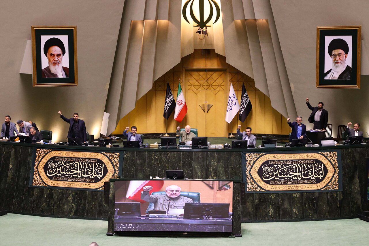 تصاویر صحن علنی یکشنبه 12 مردادماه مجلس