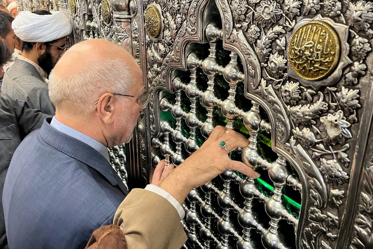 تصاویر: حضور قالیباف در حرم حضرت معصومه(س)  و دیدار صمیمی با مردم